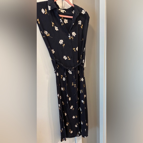 Billabong Dresses & Skirts - Billabong Dark Blue Floral Dress